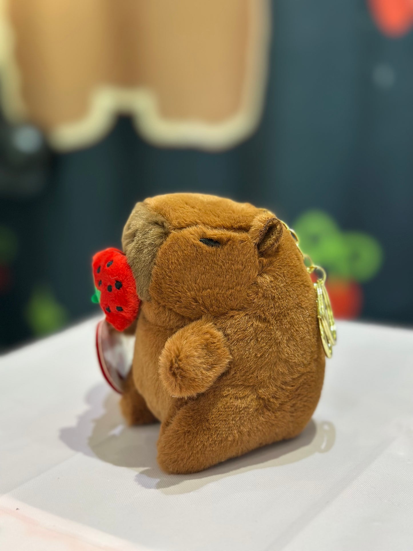 Portachiavi capibara fragola